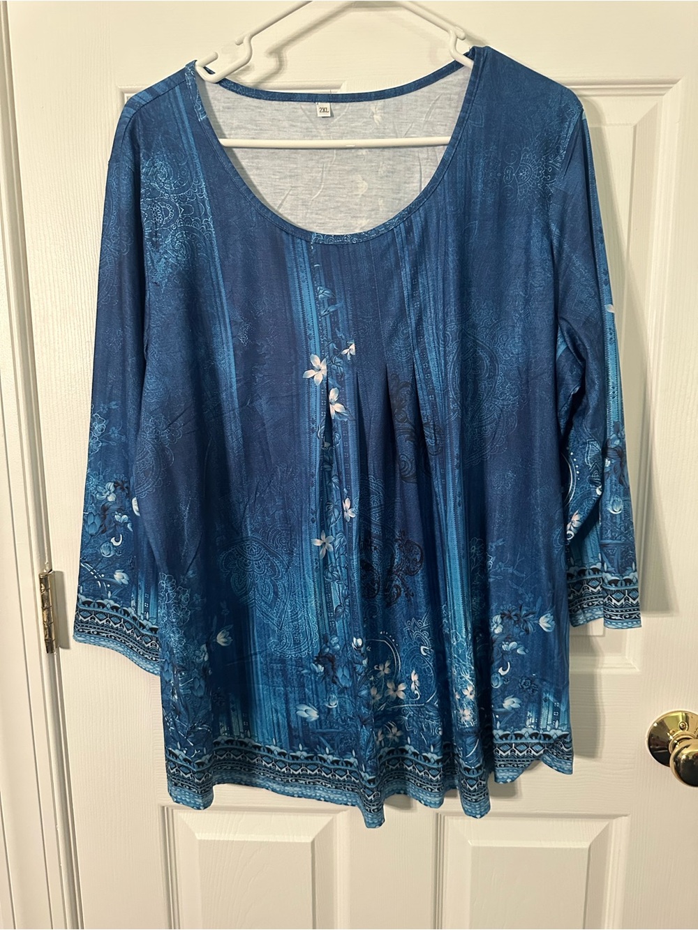 Women's Blue Floral Scoop Neck Tunic Top